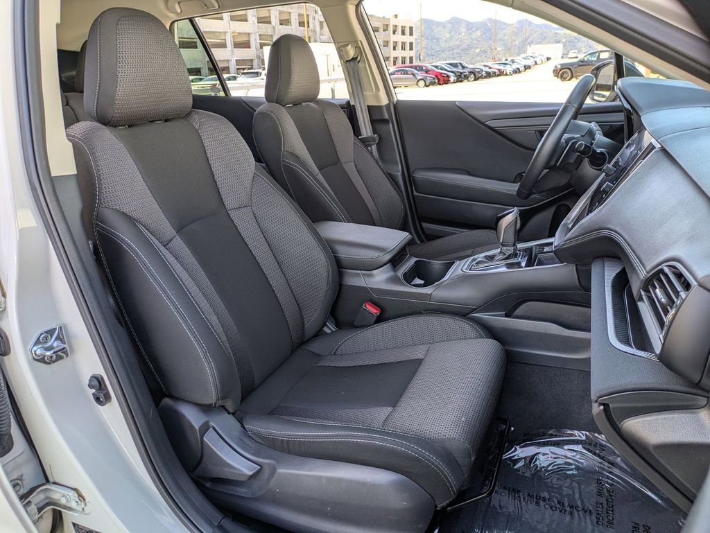 Used 2025 Subaru Outback Premium image 28