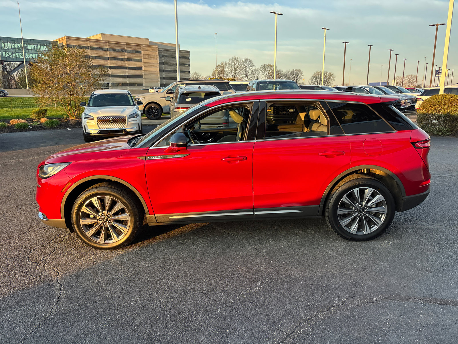 Used 2022 Lincoln Corsair Reserve w/ Elements Package image 4