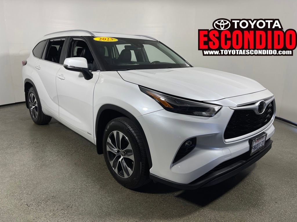 Certified 2025 Toyota Highlander XLE 360° Tour