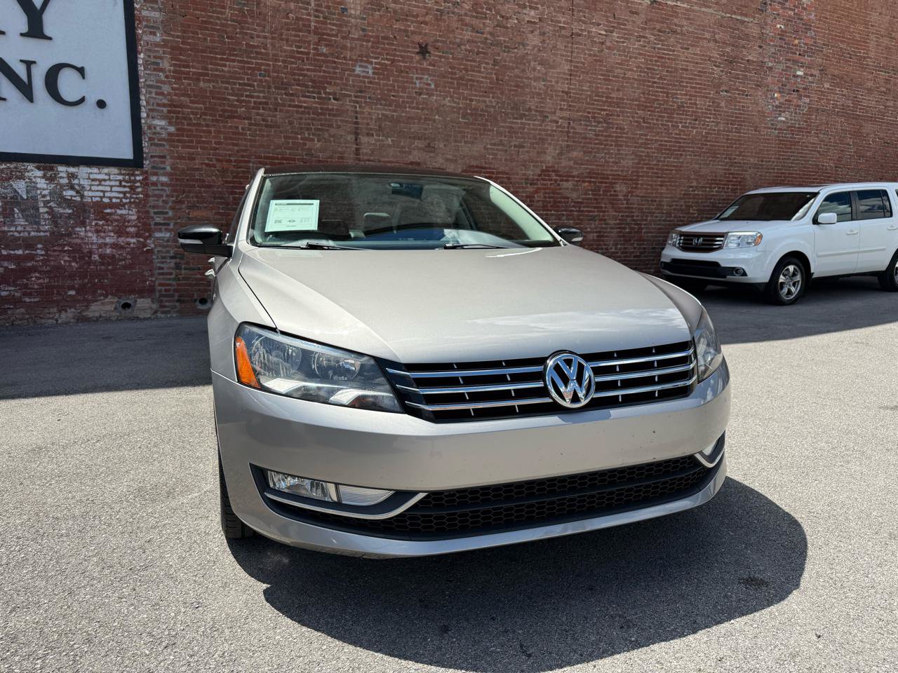 Used 2014 Volkswagen Passat 1.8T Sport FWD image 2