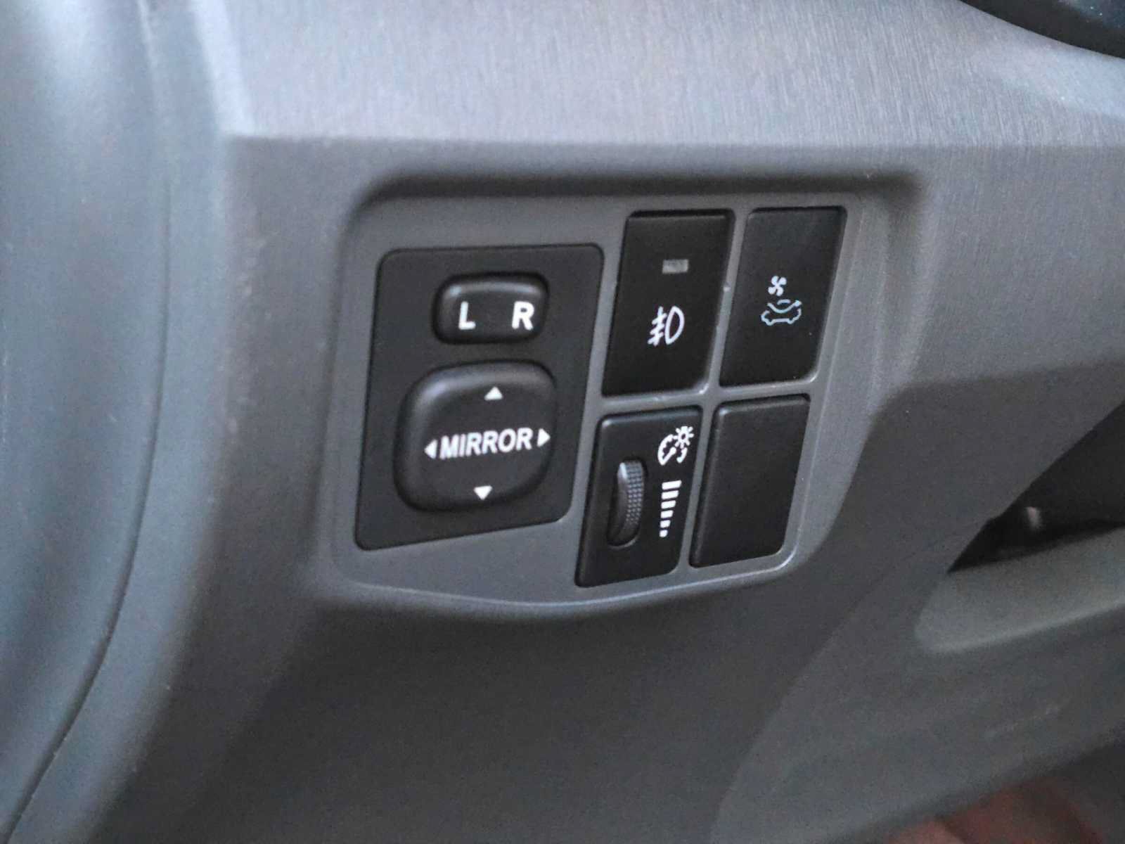 Used 2011 Toyota Prius Four w/ Solar Roof Pkg FWD image 27