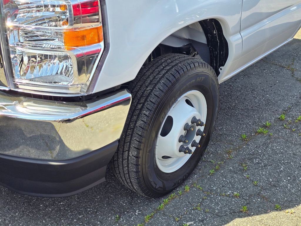 New 2027 Ford E-450 and Econoline 450 Super Duty w/ Ambulance Prep Package image 4