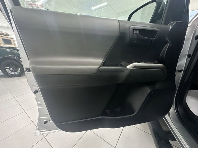 Used 2023 Toyota Tacoma SR5 AWD/4WD image 25