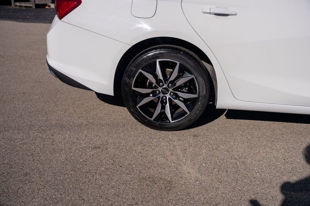Used 2022 Chevrolet Malibu RS image 9