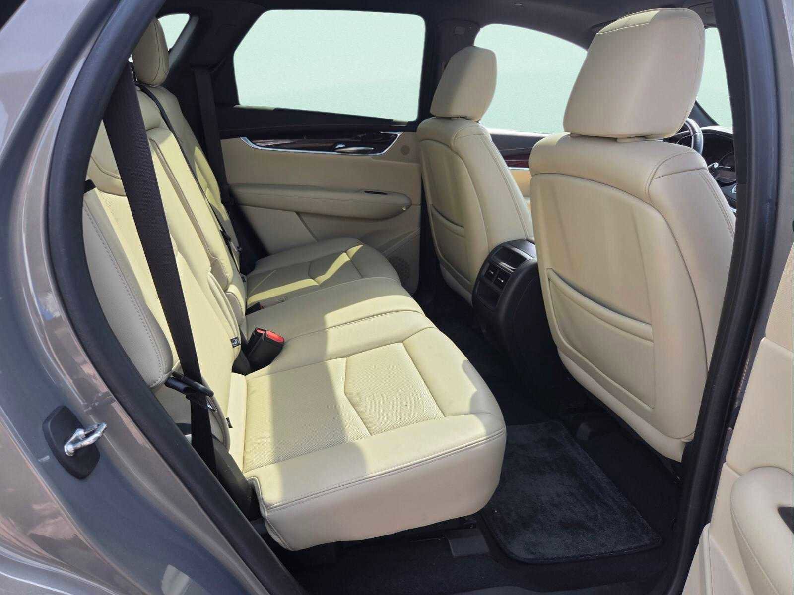 Used 2019 Cadillac XT5 Luxury FWD image 16