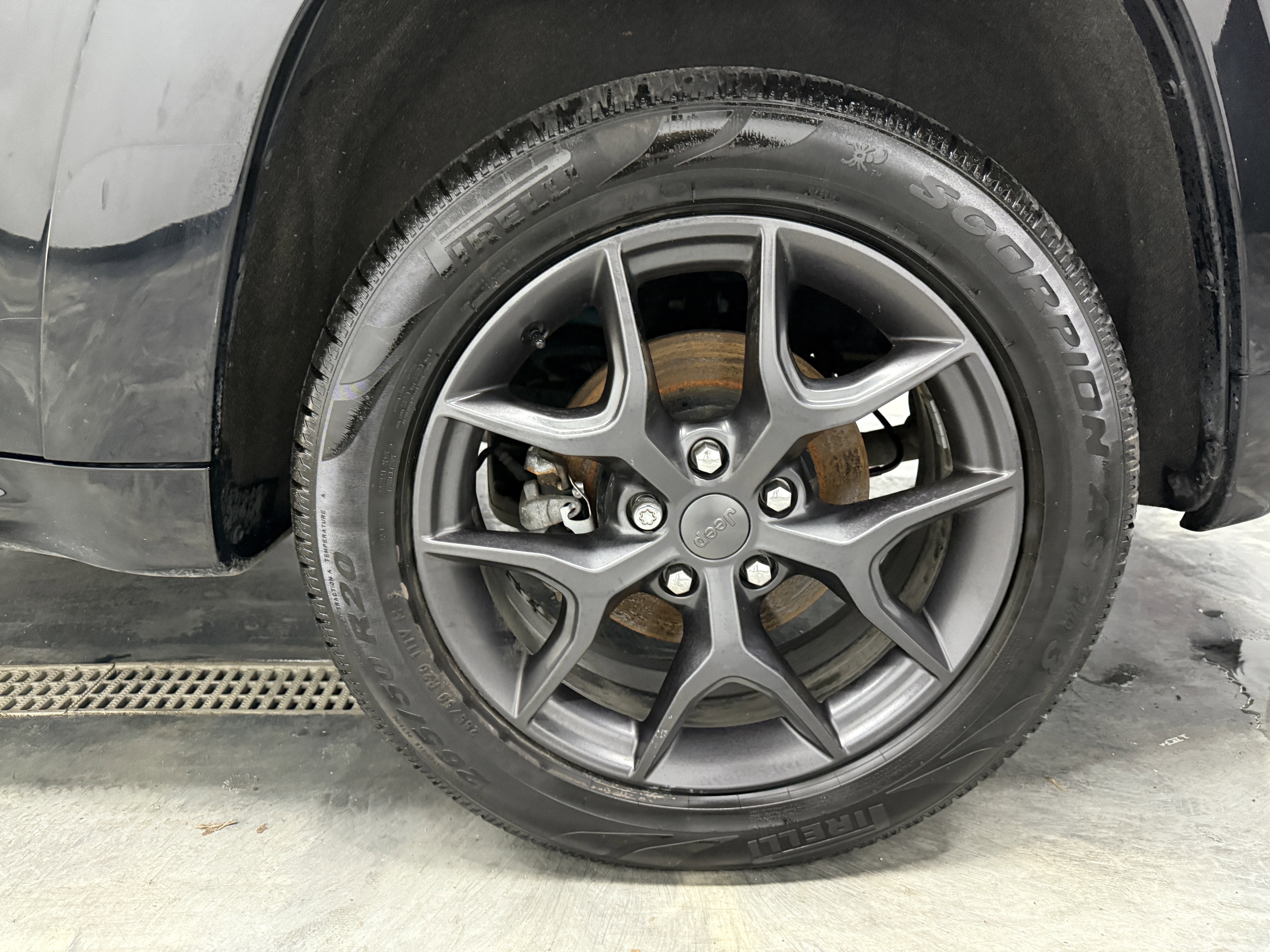 Used 2019 Jeep Grand Cherokee Limited X image 28