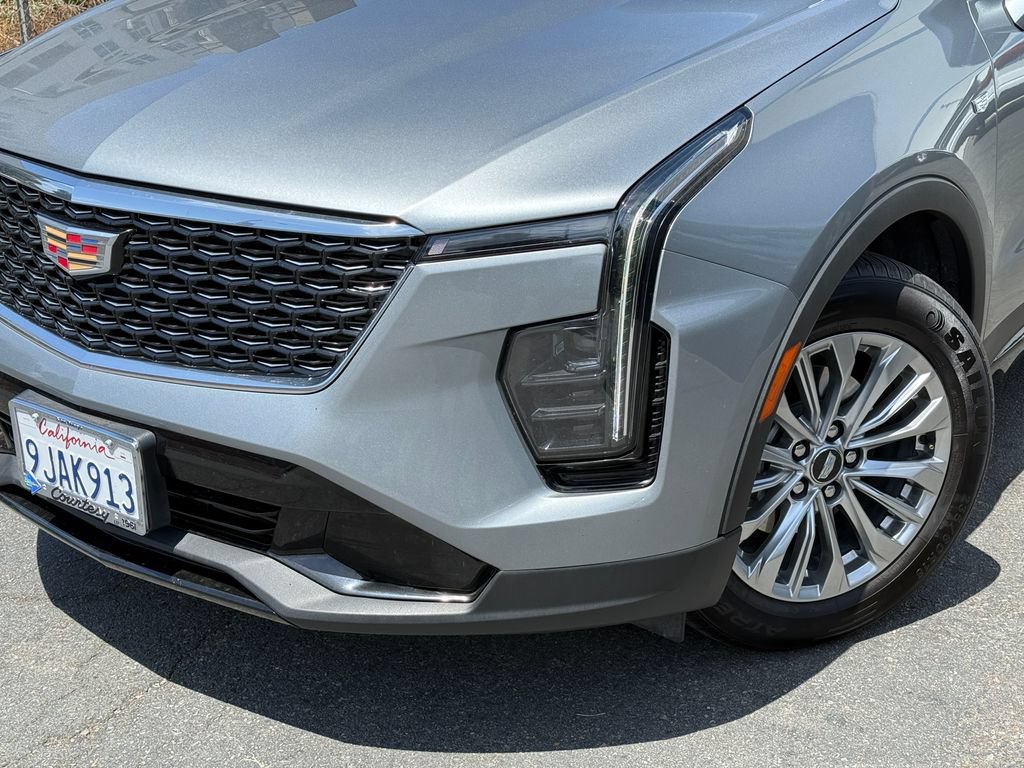 Used 2024 Cadillac XT4 Premium Luxury FWD image 3