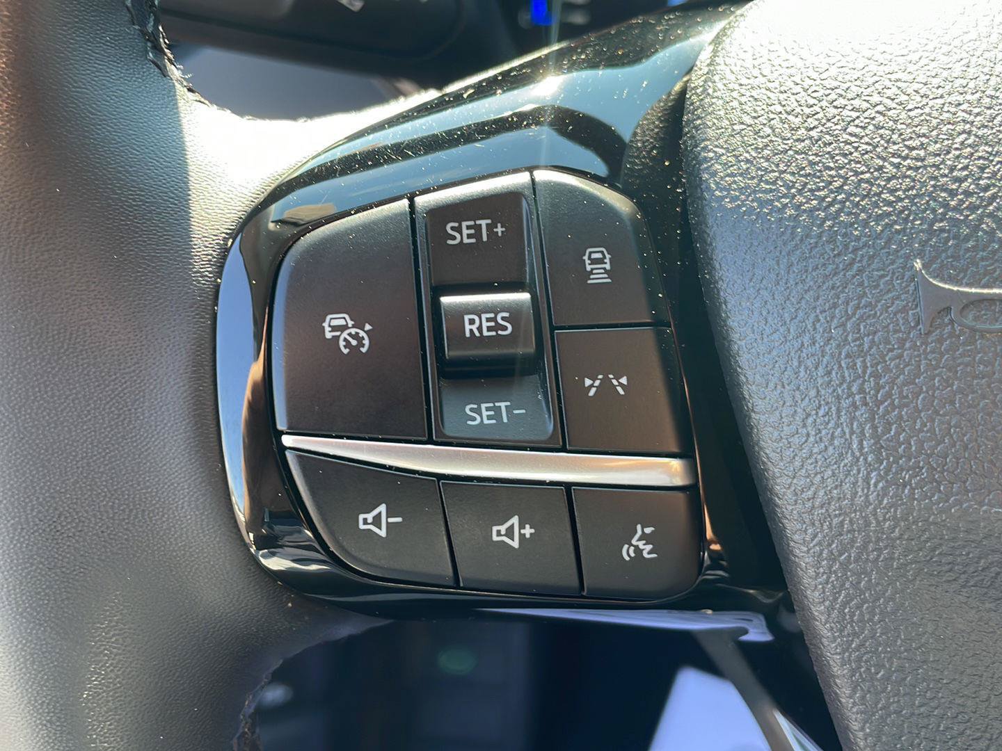 Used 2023 Ford Escape Active w/ Tech Pack #1 AWD/4WD image 15