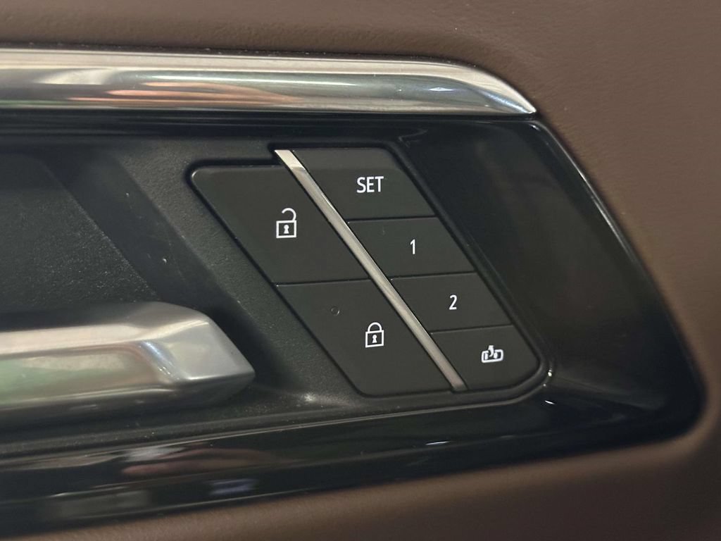 Certified 2025 Chevrolet Tahoe High Country AWD/4WD image 20