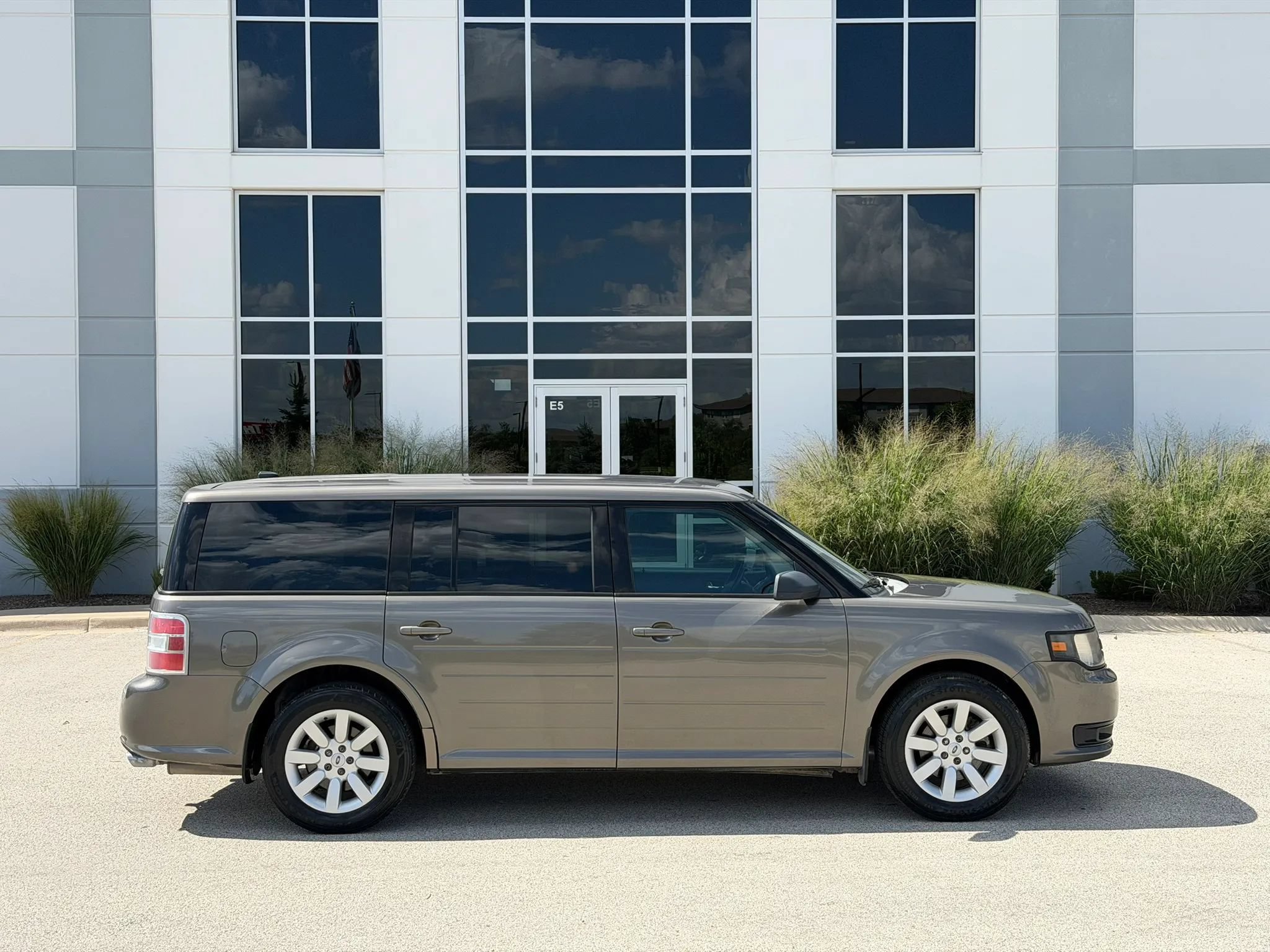 Used 2013 Ford Flex SE FWD image 4