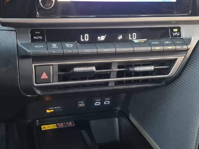 Used 2026 Toyota Camry SE FWD image 21