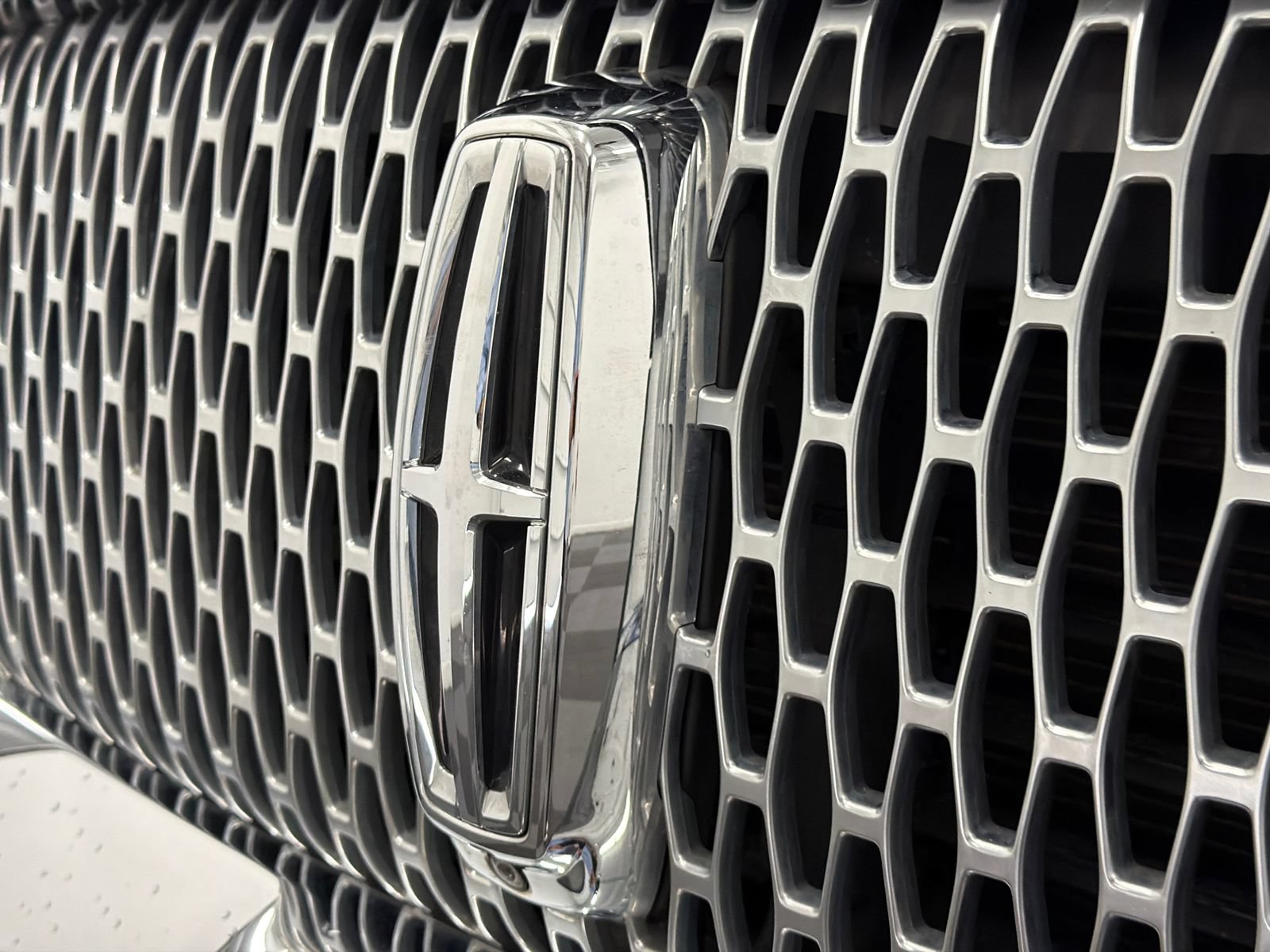 Used 2020 Lincoln Navigator Reserve AWD/4WD image 16