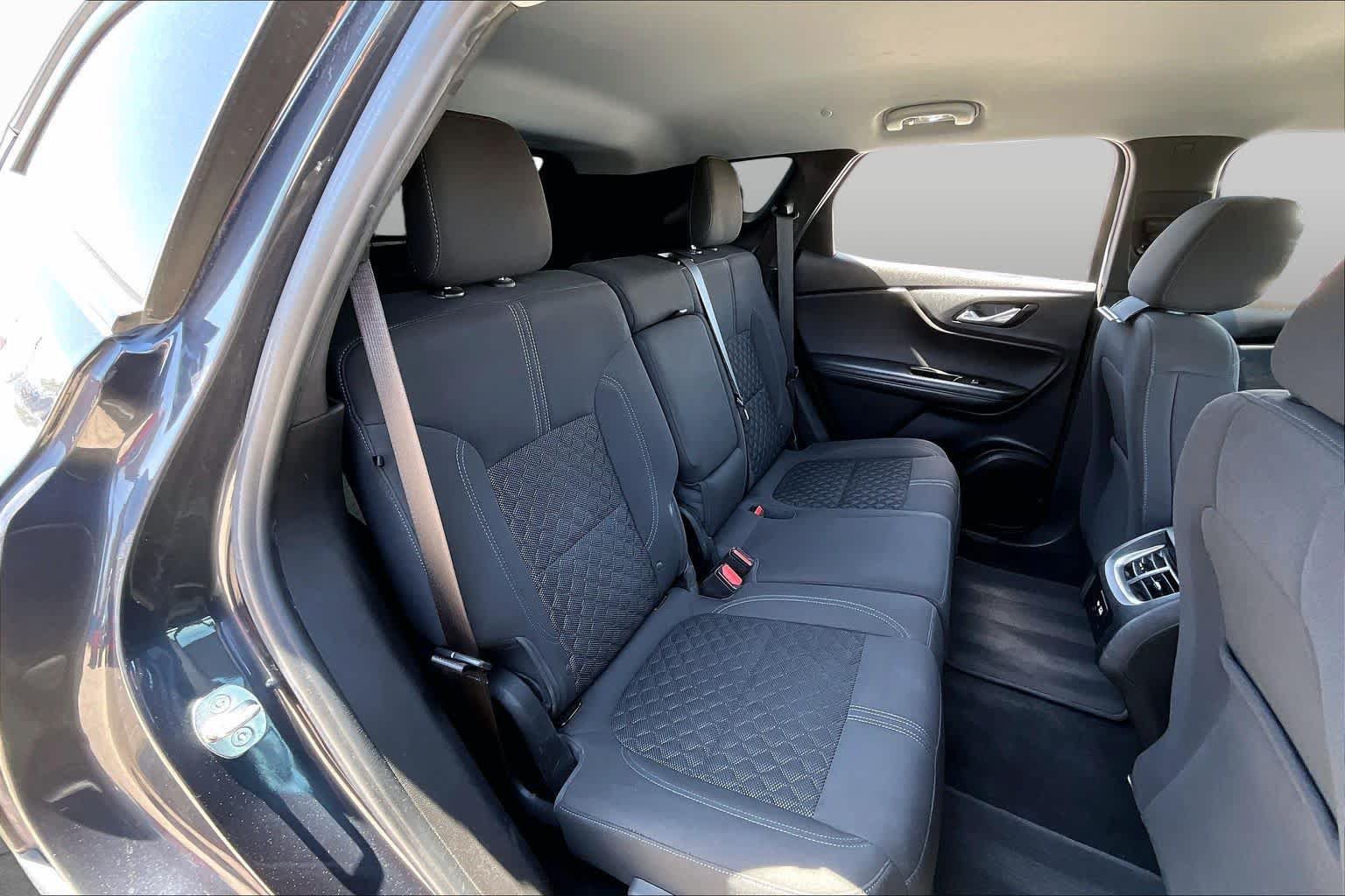 Used 2021 Chevrolet Blazer LT FWD image 18