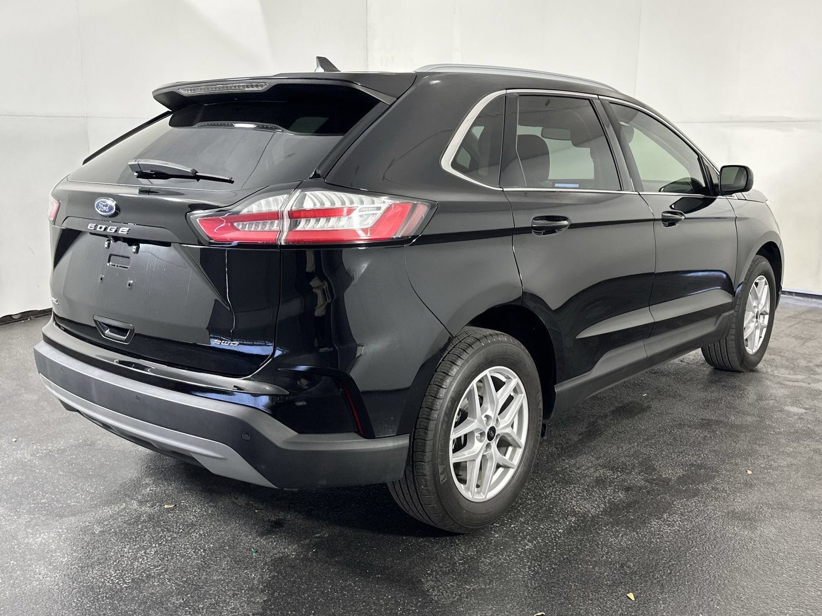 Used 2024 Ford Edge SEL w/ Convenience Package AWD/4WD image 8