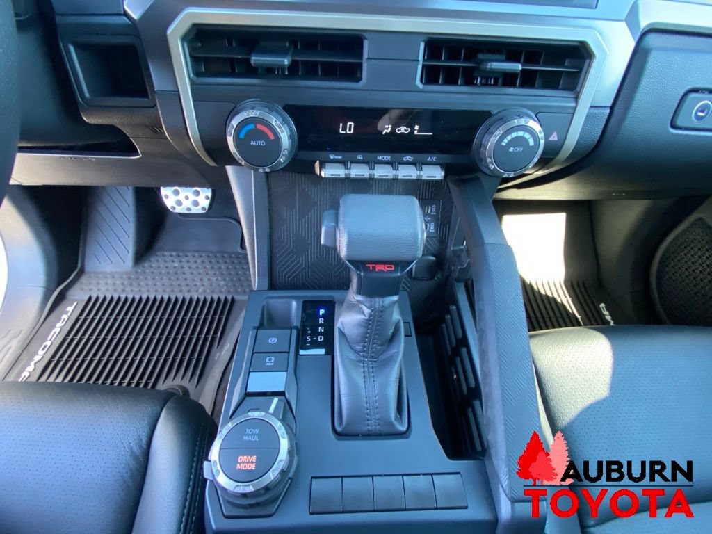 Used 2025 Toyota Tacoma TRD Sport AWD/4WD image 41