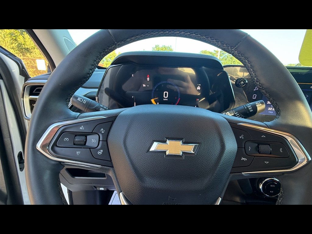 Used 2024 Chevrolet TrailBlazer LT w/ Convenience Package AWD/4WD image 12