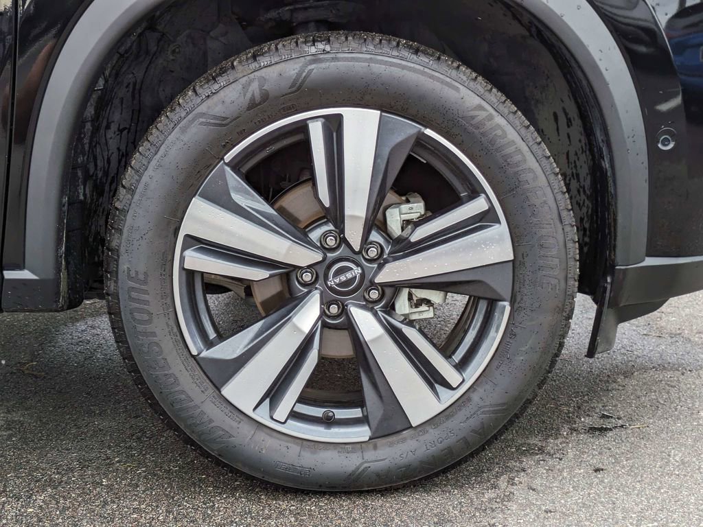 Used 2023 Nissan Rogue SL w/ SL Premium Package image 10