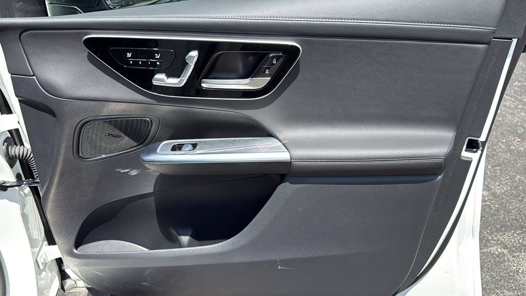 Certified 2025 Mercedes-Benz GLC 300 image 13