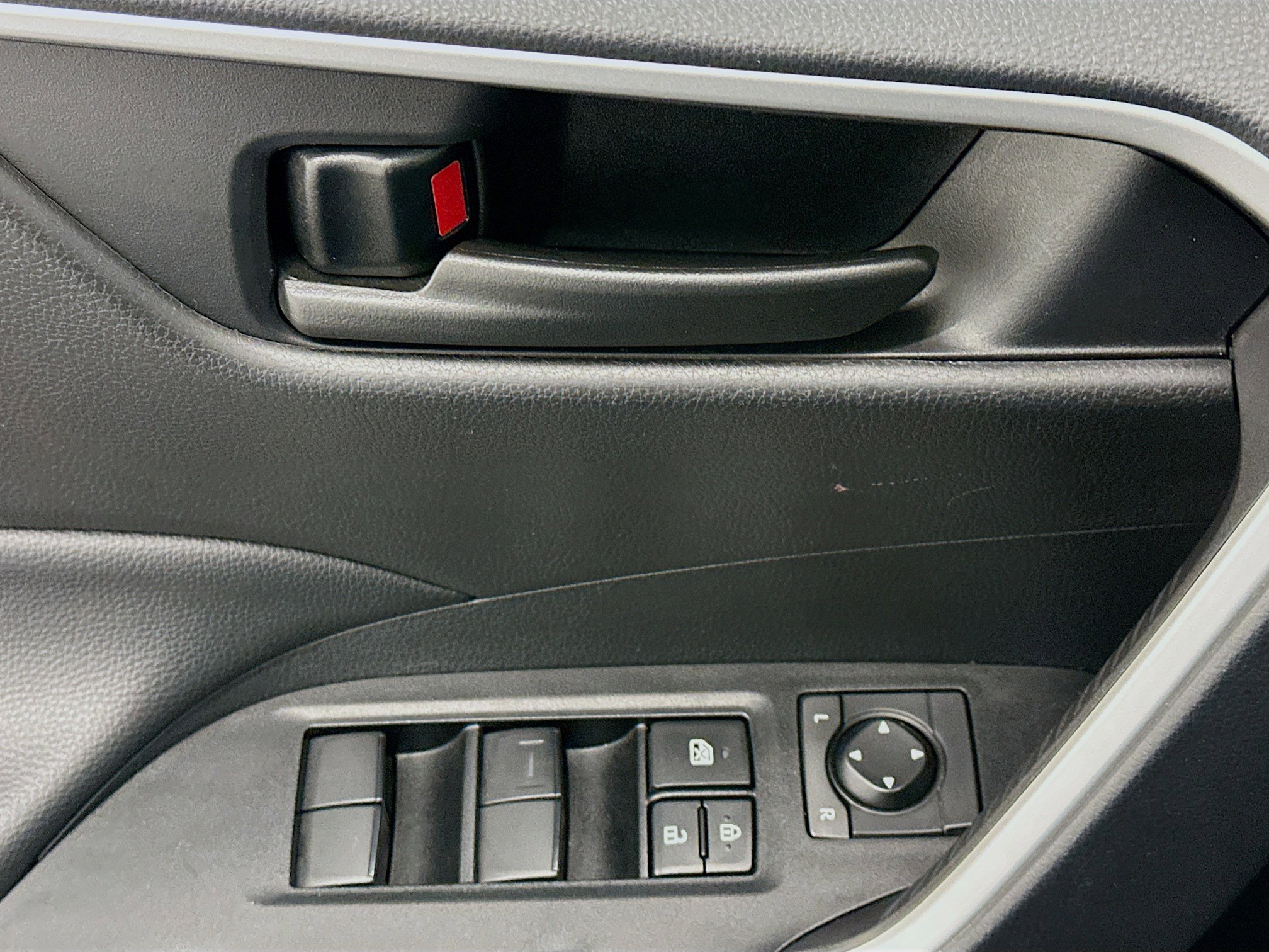 Used 2025 Toyota RAV4 LE image 15