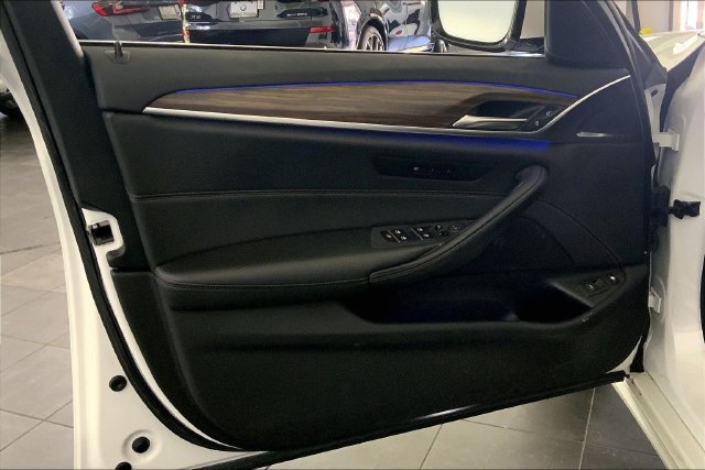 Used 2018 BMW 530e RWD image 10