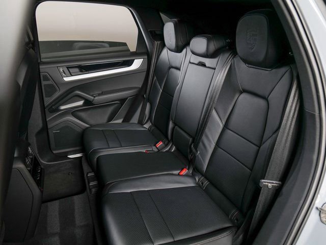 Certified 2026 Porsche Cayenne AWD/4WD image 13