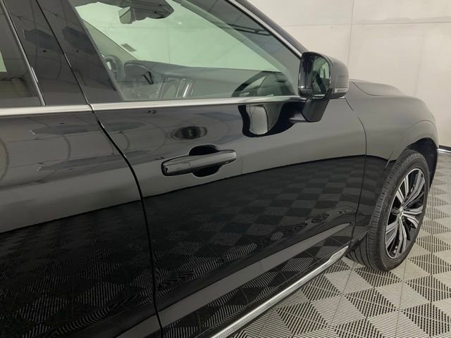 Used 2023 Volvo XC60 B5 Plus w/ Climate Package image 7