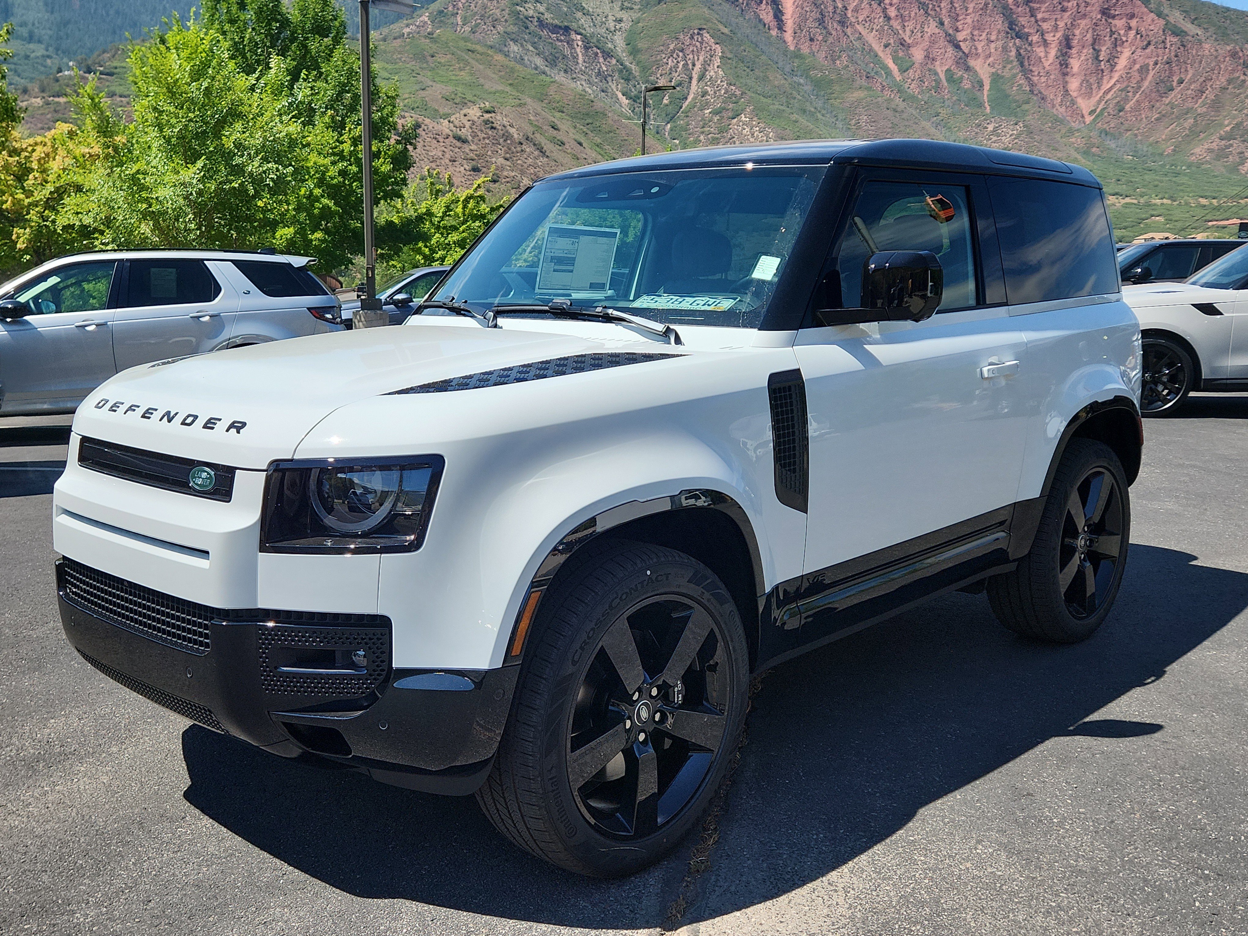 New 2025 Land Rover Defender 90 V8 image 6