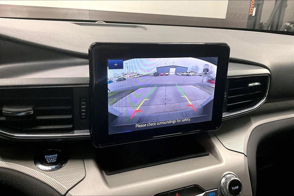 Used 2023 Ford Explorer XLT w/ Equipment Group 202A image 20