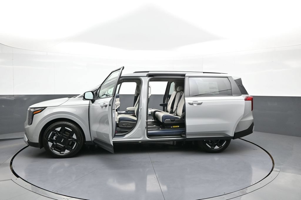 New 2026 Kia Carnival EX FWD image 44