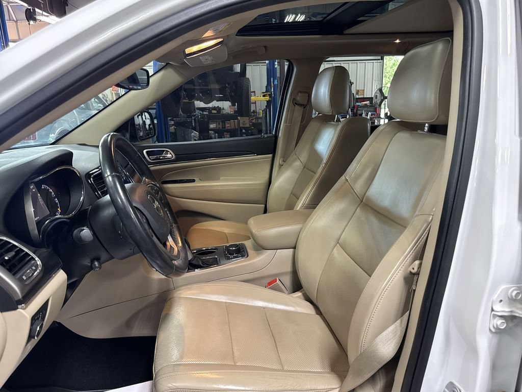 Used 2020 Jeep Grand Cherokee Limited w/ Luxury Group II AWD/4WD image 12