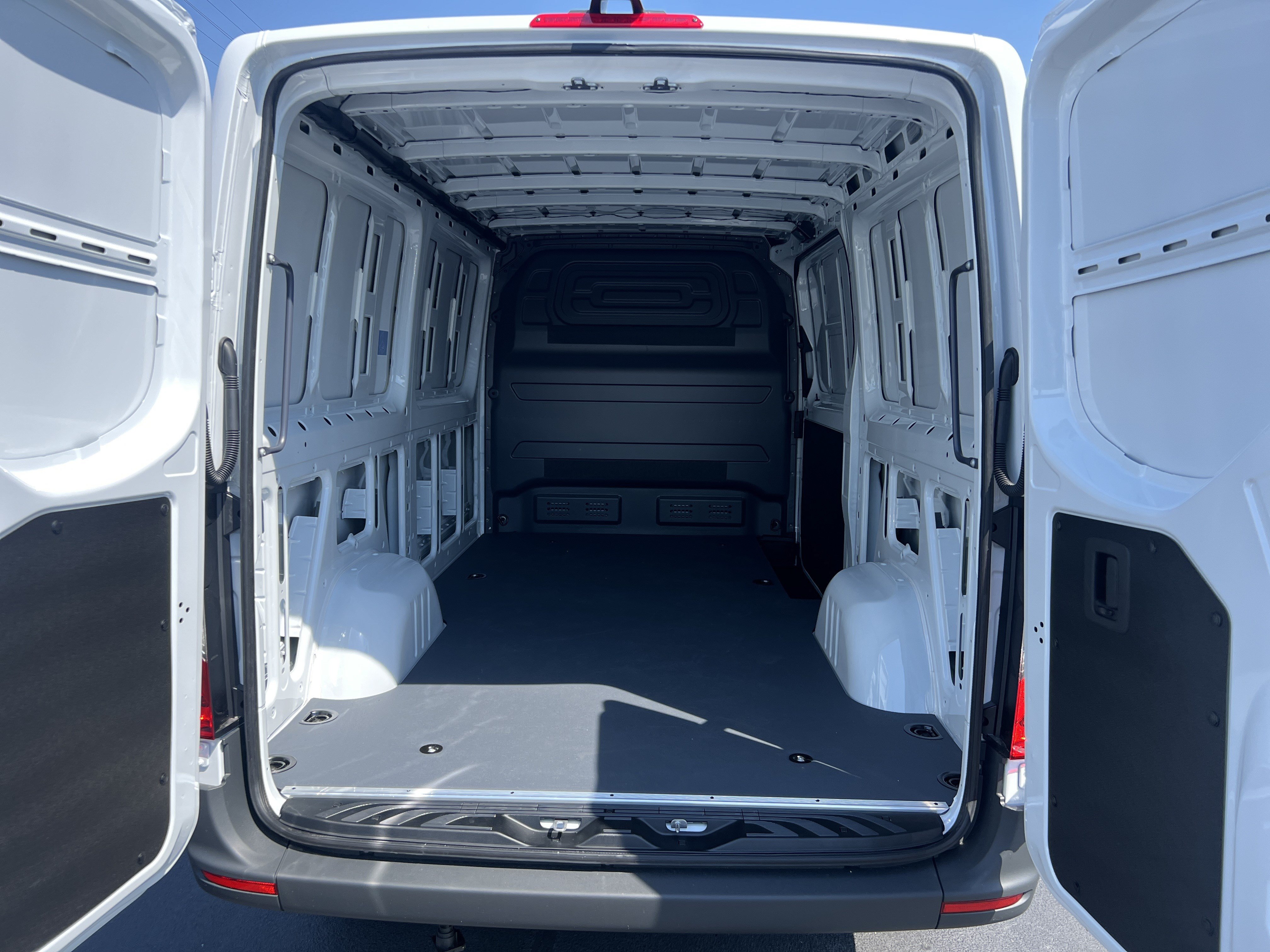 New 2026 Mercedes-Benz Sprinter 2500 image 33