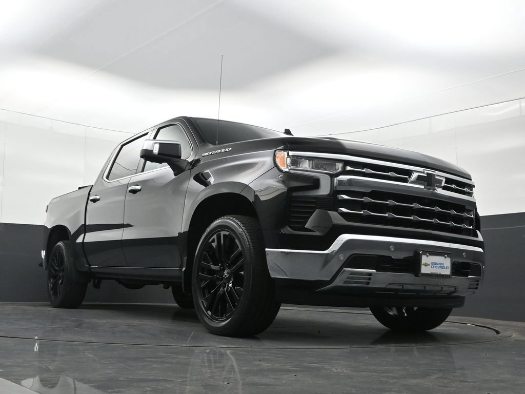 Certified 2022 Chevrolet Silverado 1500 LTZ w/ LTZ Premium Package AWD/4WD image 38