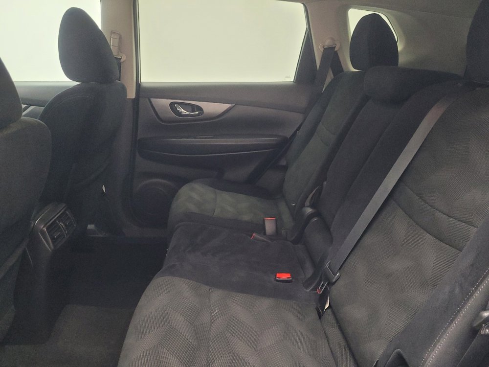 Used 2015 Nissan Rogue S w/ S Family Package image 18