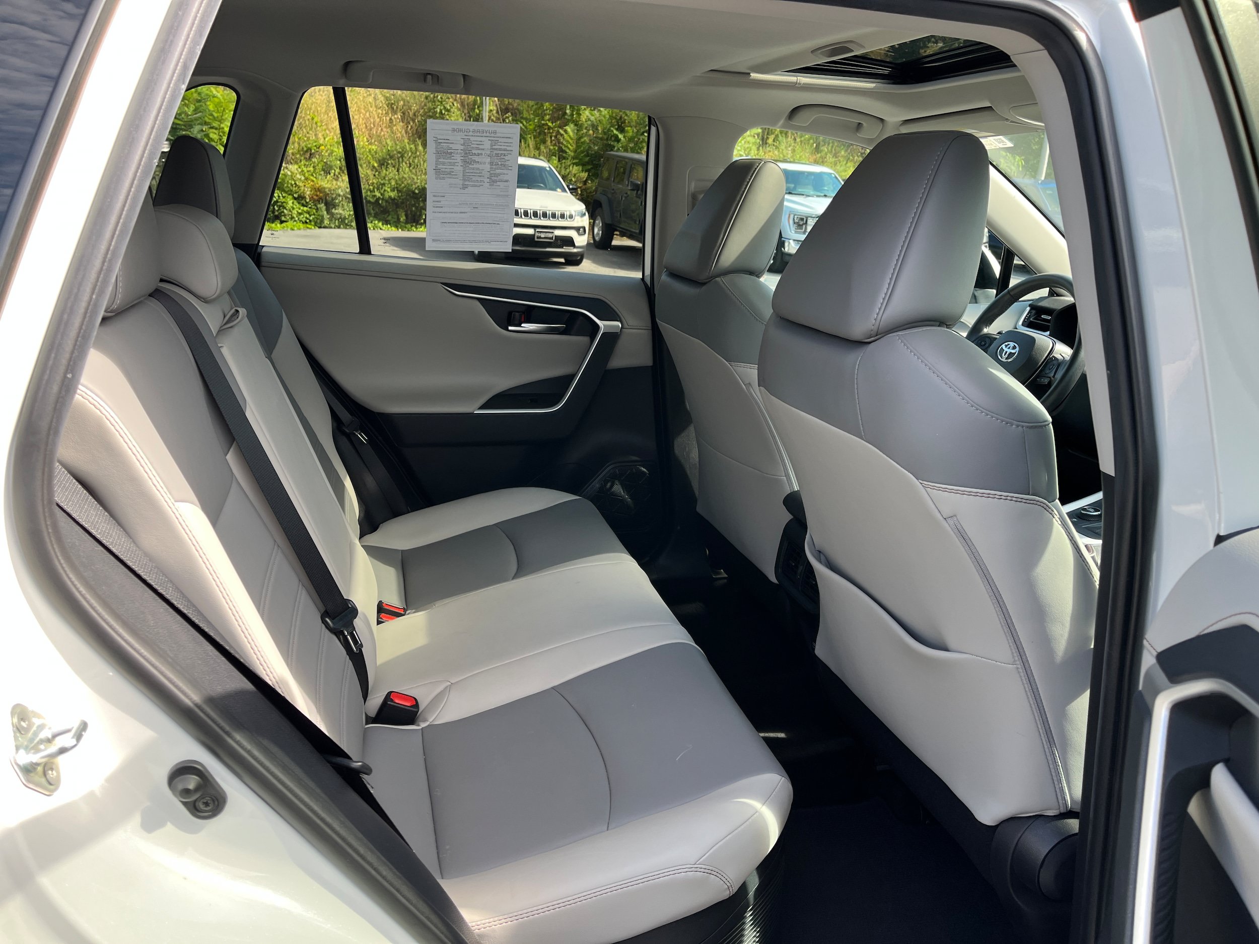 Used 2019 Toyota RAV4 Limited w/ Carpet Mat Package AWD/4WD image 10