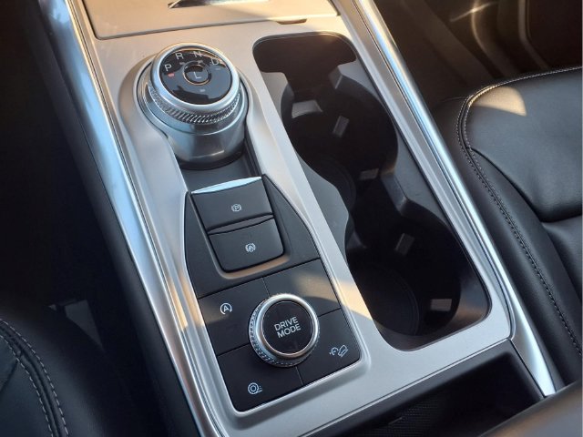 Used 2023 Ford Explorer XLT w/ Equipment Group 202A AWD/4WD image 27