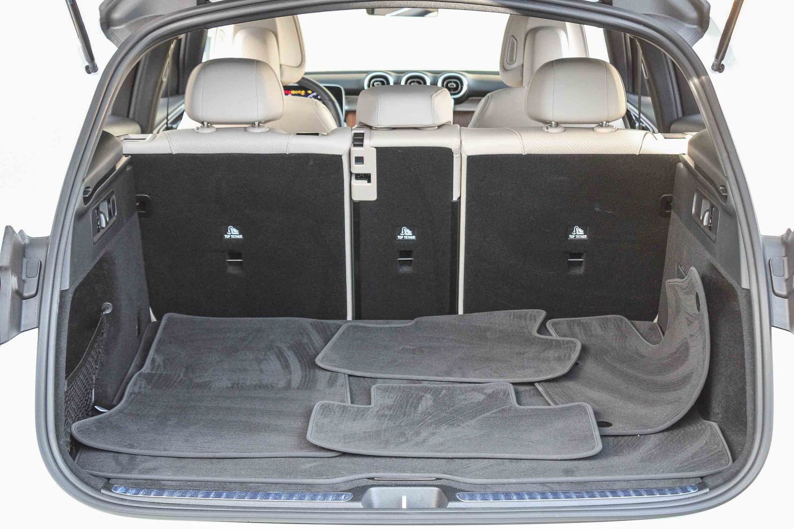 Used 2025 Mercedes-Benz GLC 300 image 25