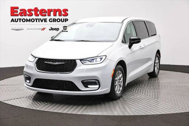 Certified 2024 Chrysler Pacifica Touring-L