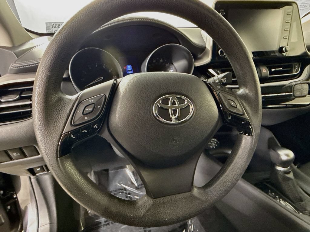 Used 2020 Toyota C-HR LE FWD image 12