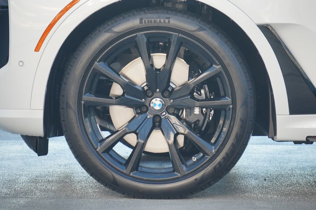 New 2026 BMW X7 M60i image 5