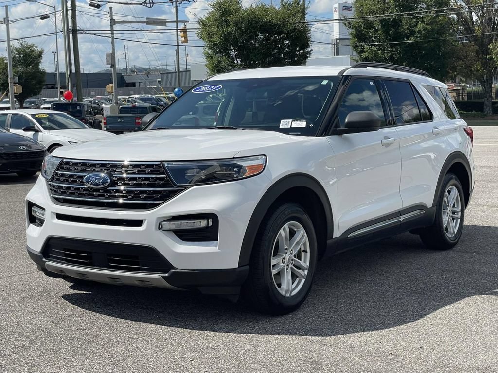 Used 2023 Ford Explorer XLT w/ Equipment Group 202A RWD image 6