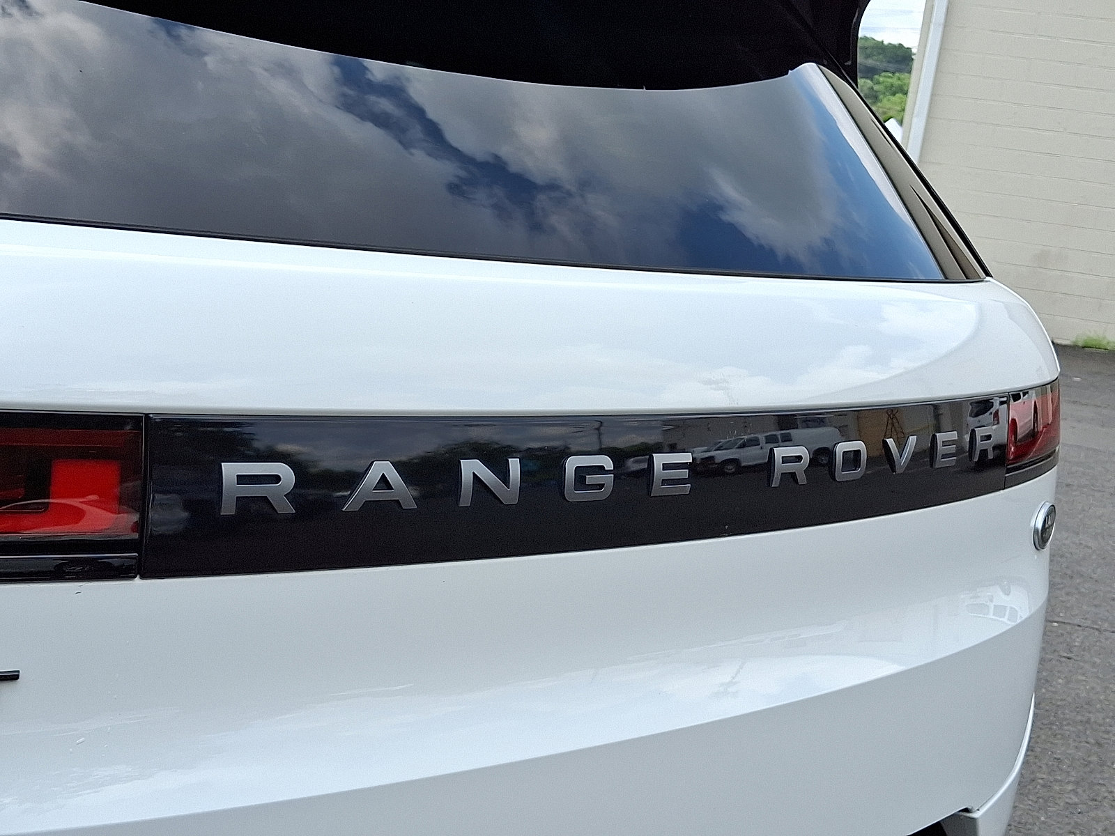 Certified 2023 Land Rover Range Rover Sport SE image 30