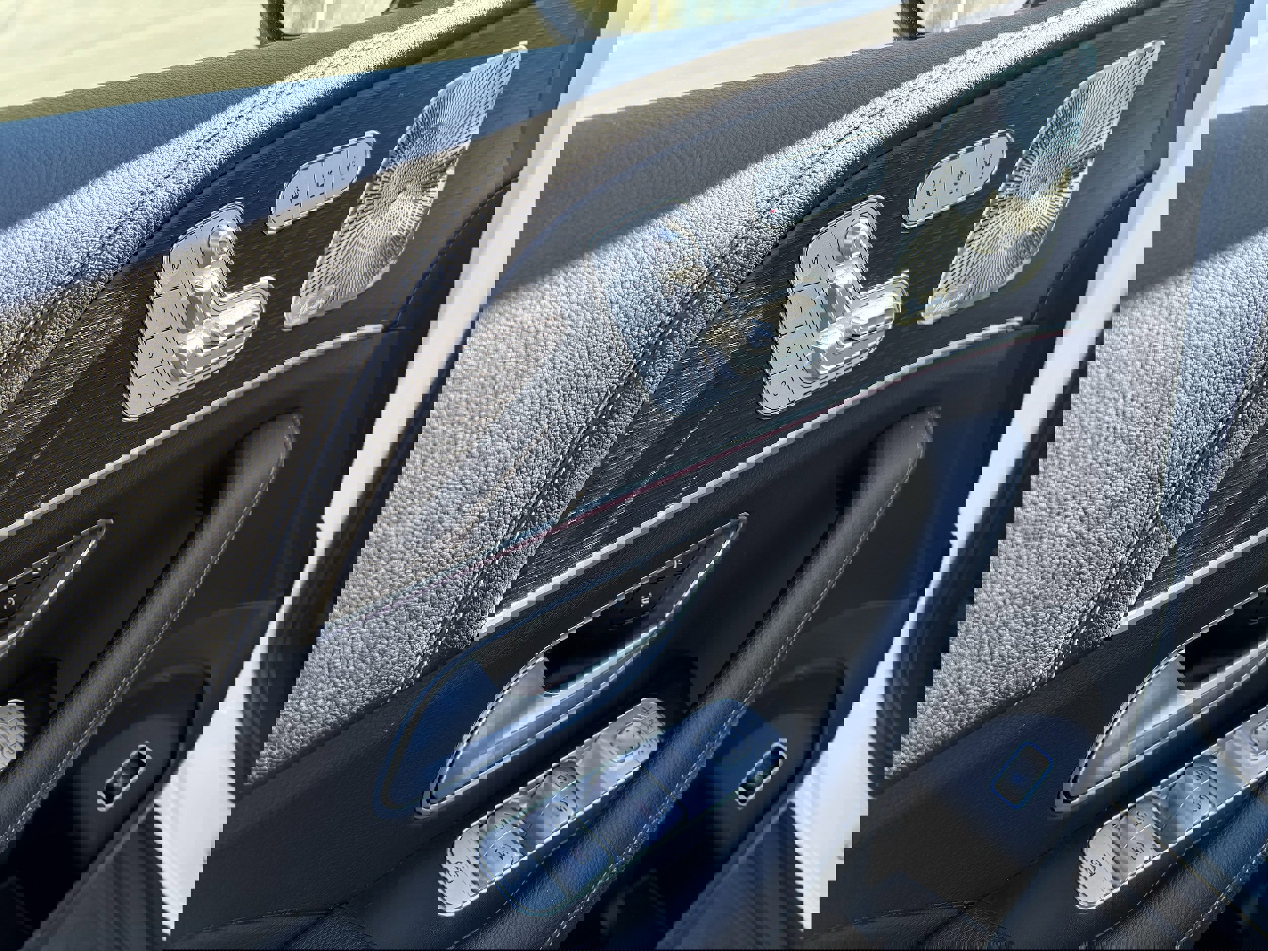 Used 2024 Mercedes-Benz GLE 350 4MATIC image 36