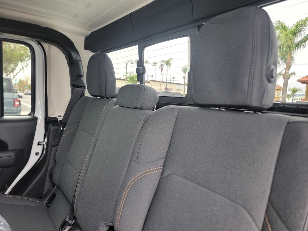 New 2026 Jeep Gladiator Sport AWD/4WD image 9