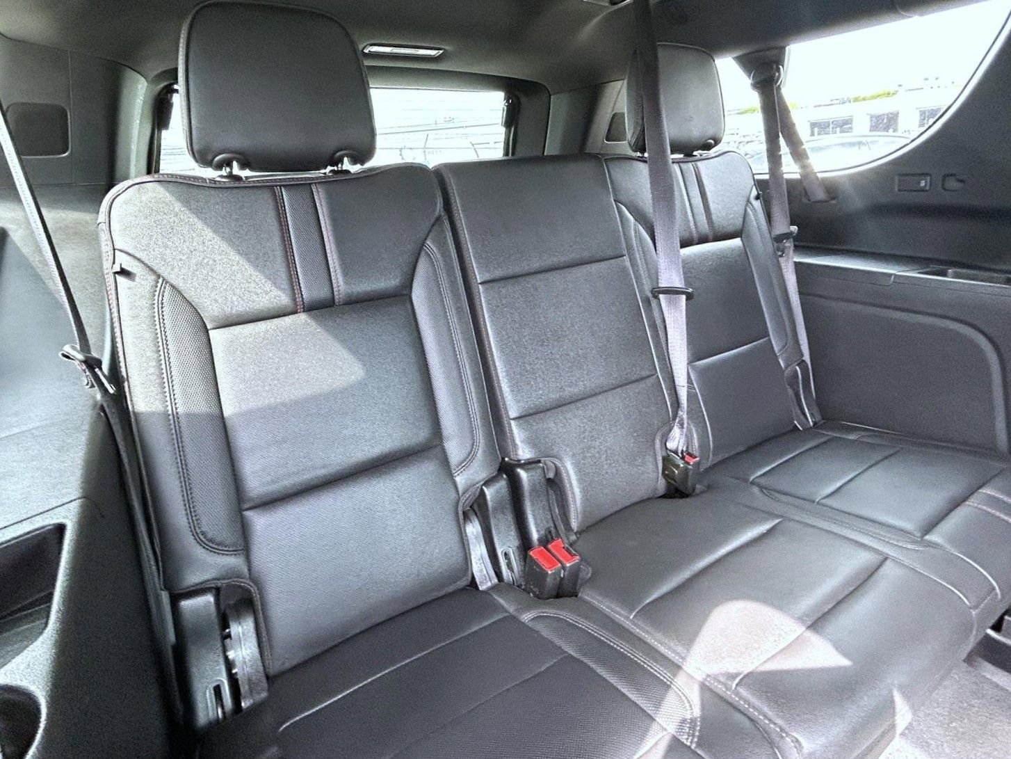 Certified 2024 Chevrolet Suburban RST w/ Luxury Package AWD/4WD image 19