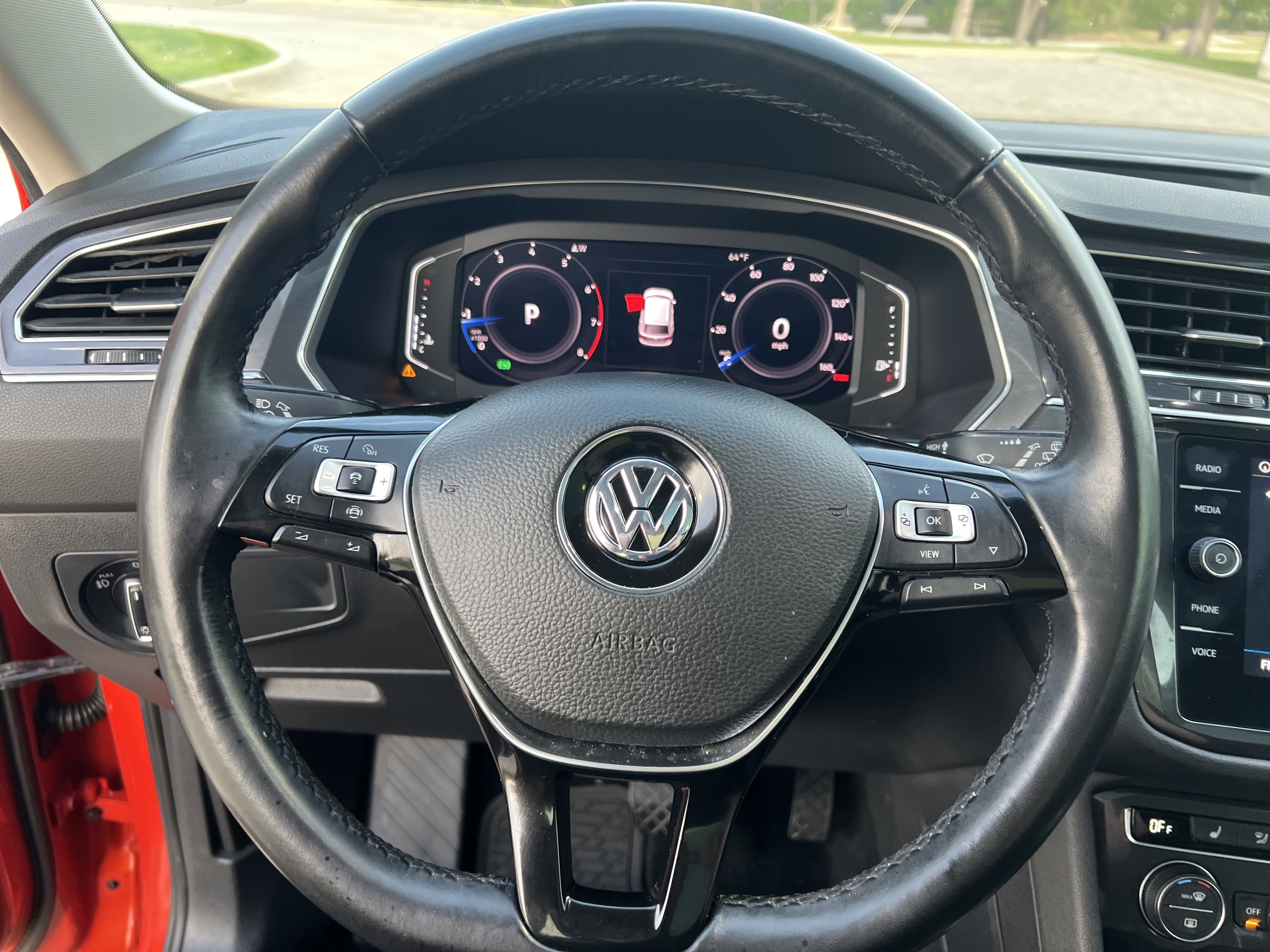 Used 2019 Volkswagen Tiguan SEL image 16