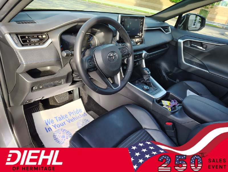 Used 2019 Toyota RAV4 XSE w/ Carpet Mat Package AWD/4WD image 15