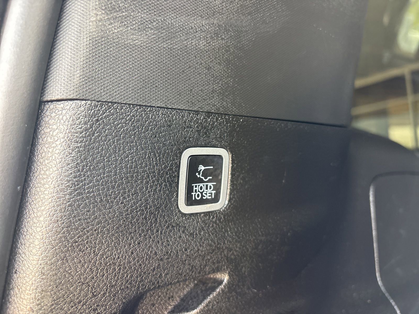 Used 2023 Jeep Wagoneer L Series III w/ Premium Group I image 21