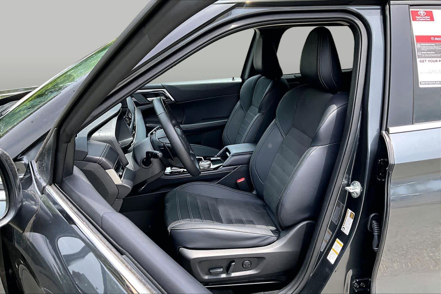 Used 2025 Mitsubishi Outlander SE AWD/4WD image 8