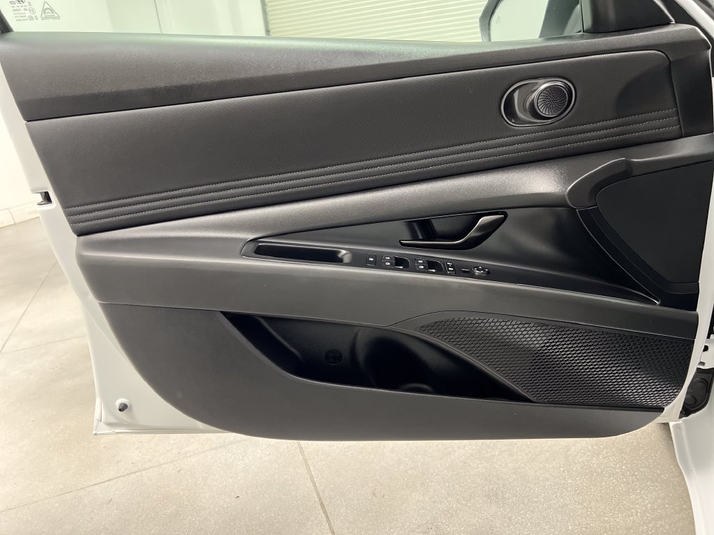 Used 2026 Hyundai Elantra Sport FWD image 14