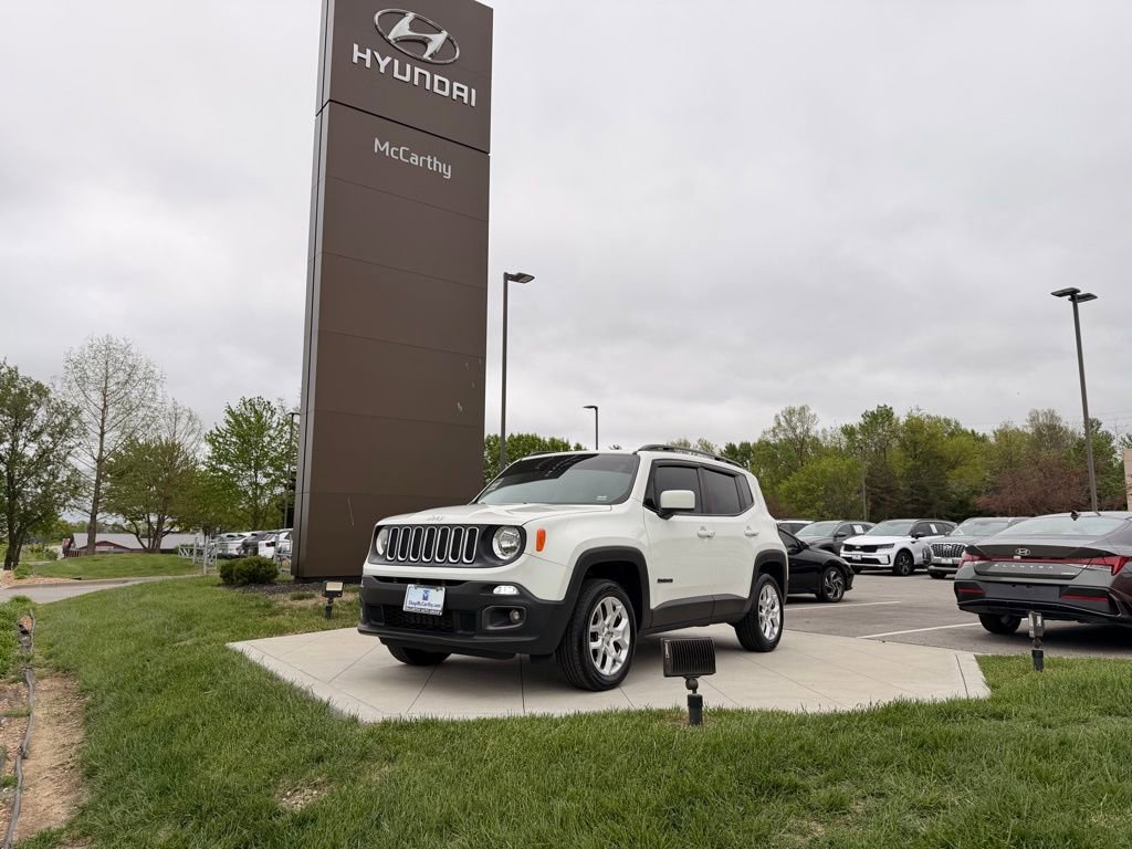 Used 2017 Jeep Renegade Latitude AWD/4WD image 1